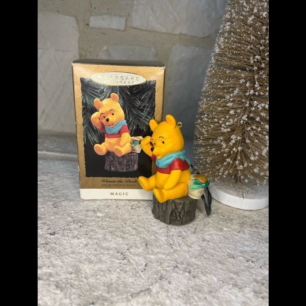 Hallmark Keepsake Ornament Winnie the Pooh
magic series 1993
